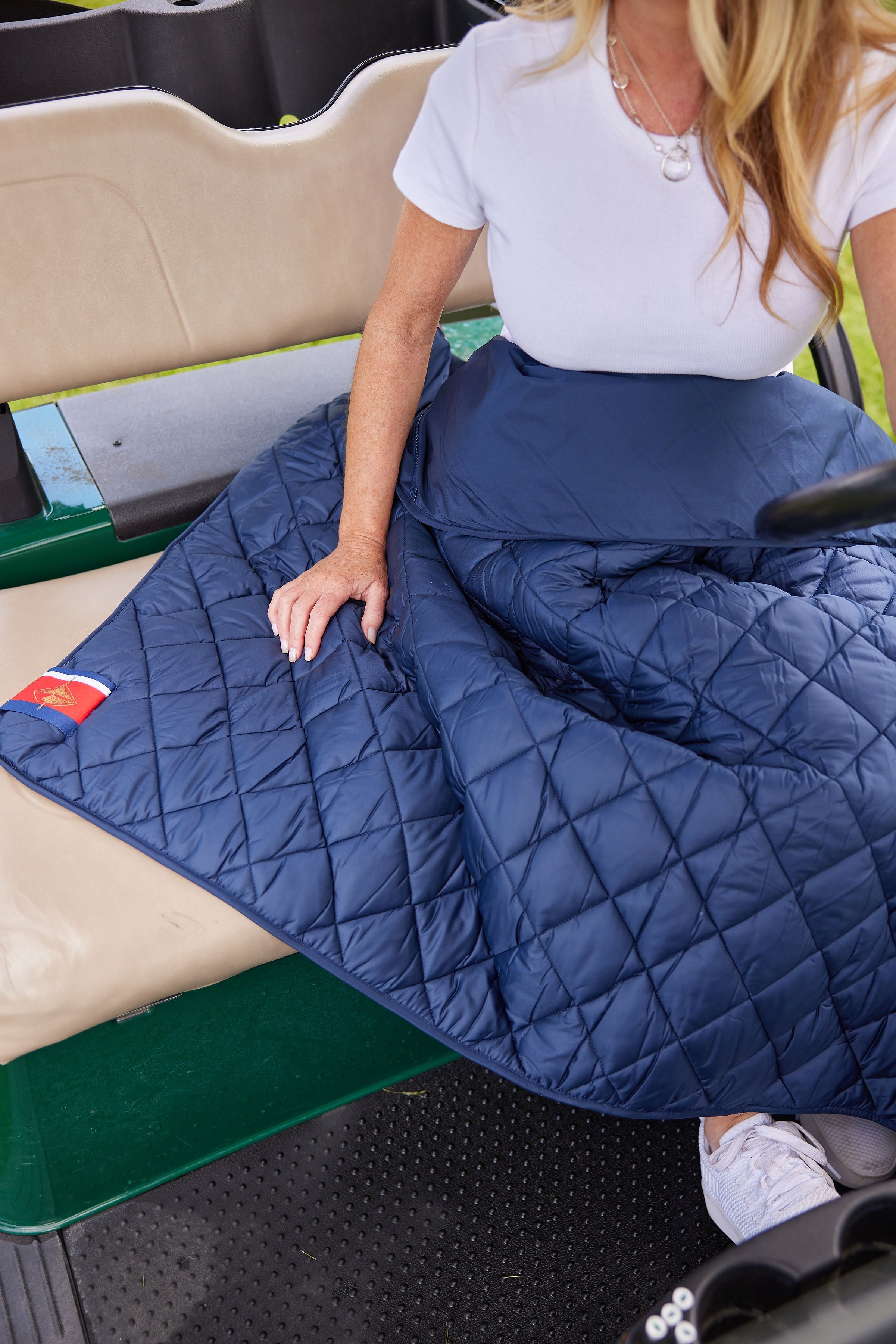 Snuggles: Waterproof Puffer Blanket with Pockets