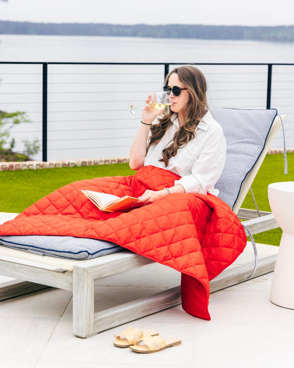 Snuggles: Waterproof Puffer Blanket with Pockets
